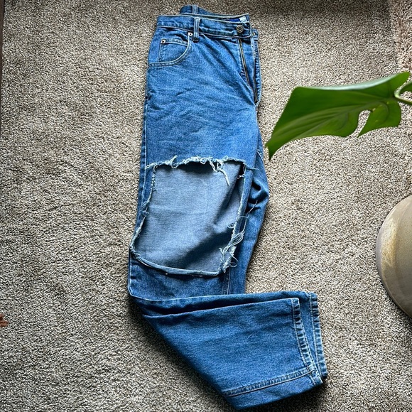 👖 Vintage Cottage Essentials Boot Cut Distressed Mom Jeans - Picture 1 of 4